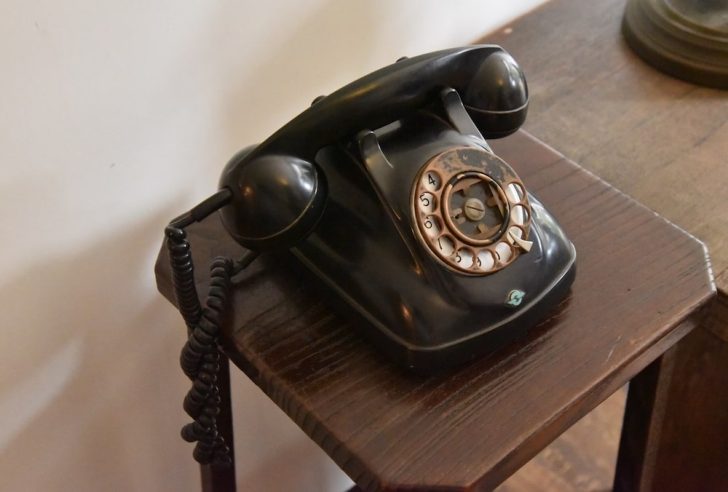 ダイヤル式の電話